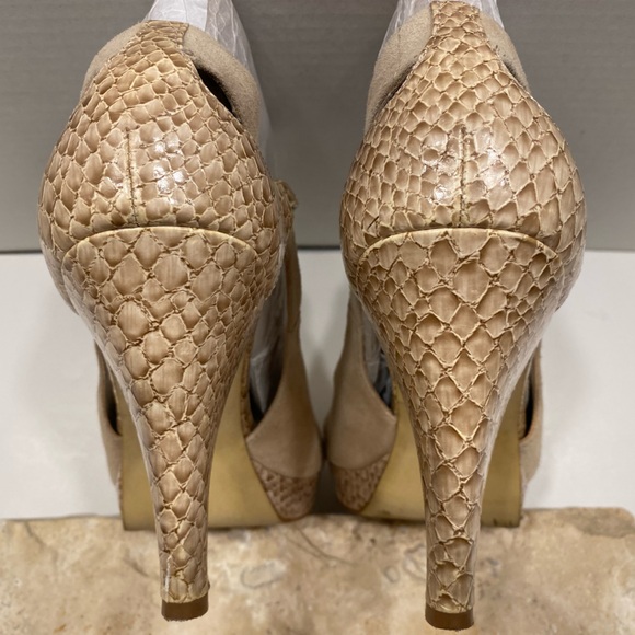 Franco Sarto Sulu Beige Sueded Leather Snake Print Peep Toe Platform Pumps Sz 10 - Picture 9 of 16